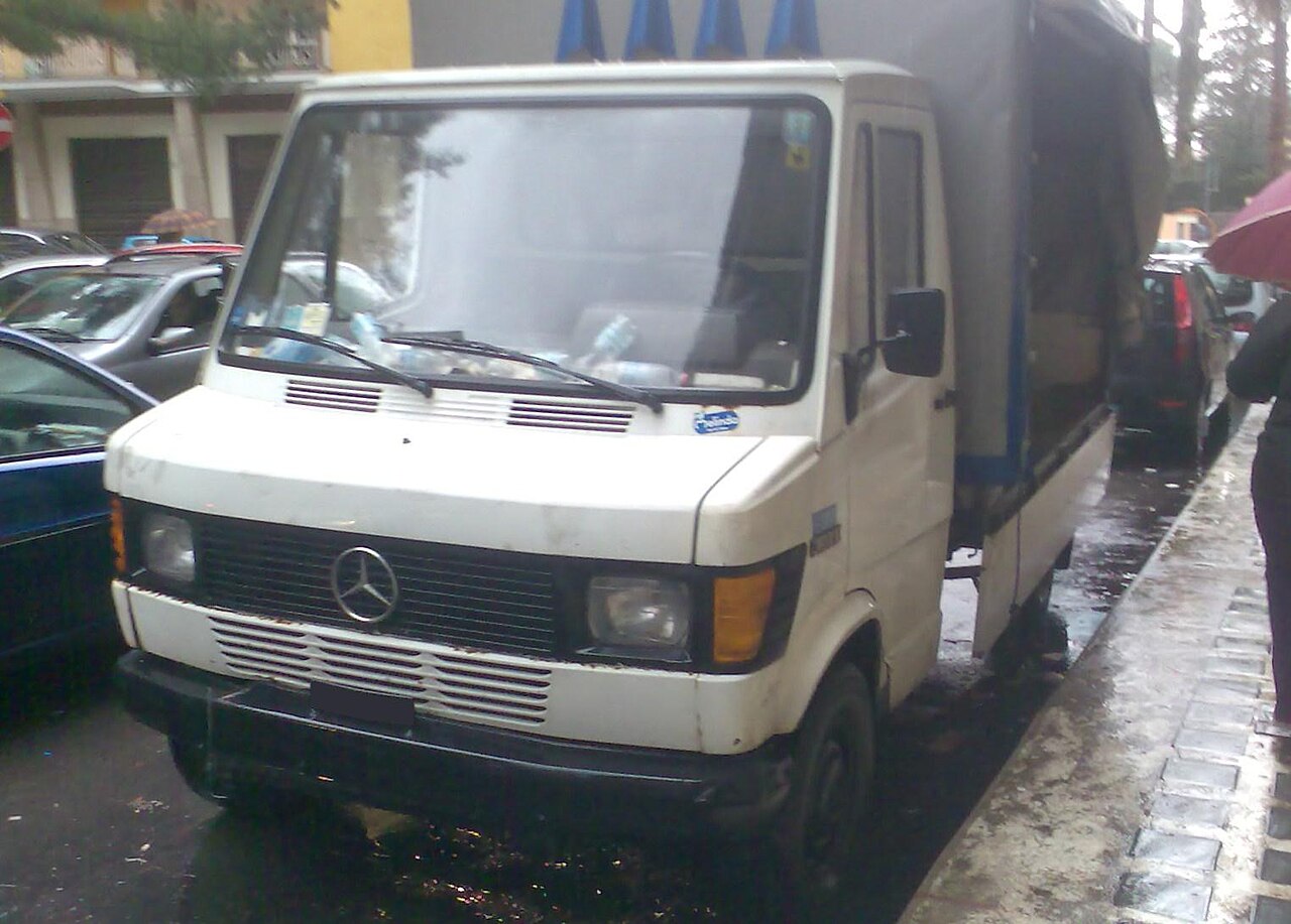 MERCEDES-BENZ 312D