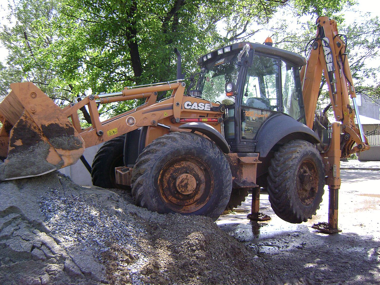 CASE 695 ST